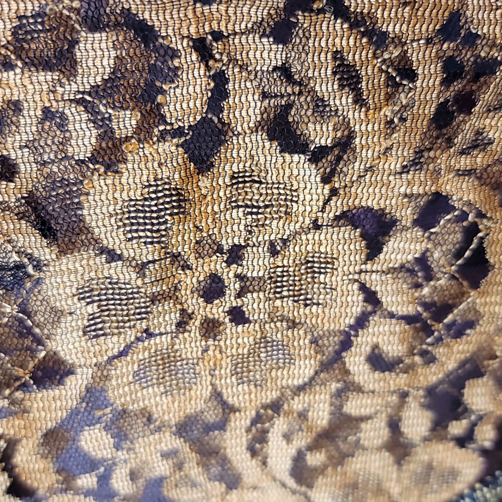 Triangular Gold Lace Triangular Shawl - image 2